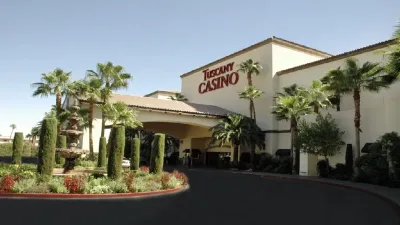 투스카니 스위트 & 카지노 (Tuscany Suites & Casino)